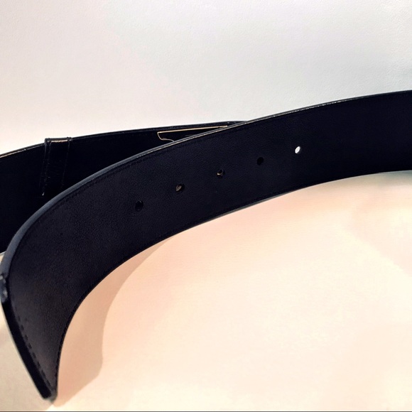 Authentic Louis Vuitton Belt 40MM, M9475, 90/36 - Picture 5 of 5